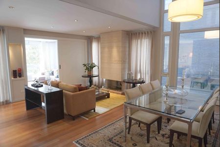 Casa de condomínio à venda com 427m², 3 quartos e 4 vagas Casa de condomínio à venda com 427m², 3 quartos e 4 vagasSala de Estar - Jantar