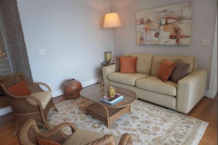 Casa de condomínio à venda com 427m², 3 quartos e 4 vagas Casa de condomínio à venda com 427m², 3 quartos e 4 vagasSala Íntima