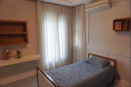 Casa de condomínio à venda com 427m², 3 quartos e 4 vagas Casa de condomínio à venda com 427m², 3 quartos e 4 vagasSuite 1