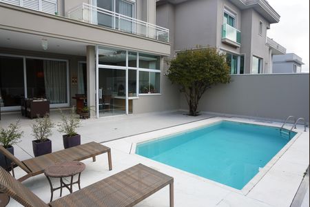 Casa de condomínio à venda com 427m², 3 quartos e 4 vagasPiscina