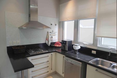 Cozinha de casa de condomínio à venda com 3 quartos, 427m² em Alphaville, Santana de Parnaíba