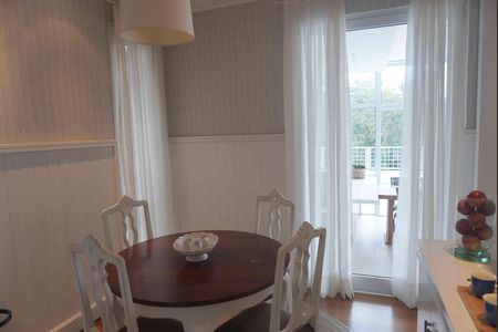 Casa de condomínio à venda com 427m², 3 quartos e 4 vagas Casa de condomínio à venda com 427m², 3 quartos e 4 vagasÁrea de Jantar