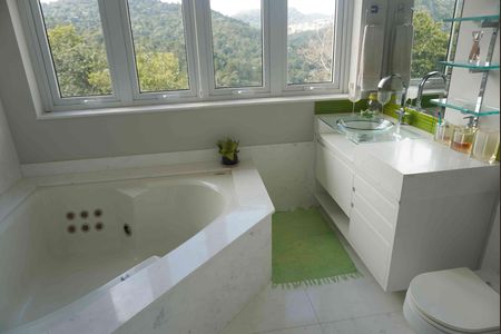 Banheiro da Suíte 4 de casa de condomínio à venda com 3 quartos, 427m² em Alphaville, Santana de Parnaíba