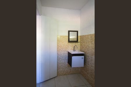 Banheiro de apartamento para alugar com 2 quartos, 70m² em Covanca, São Gonçalo
