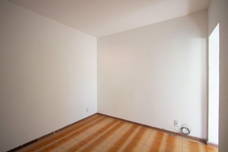 Sala de apartamento para alugar com 2 quartos, 70m² em Covanca, São Gonçalo