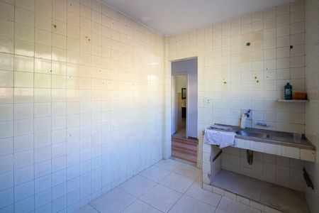 Cozinha de apartamento para alugar com 2 quartos, 70m² em Covanca, São Gonçalo