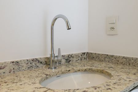 Apartamento à venda com 37m², 2 quartos e 1 vaga Apartamento à venda com 37m², 2 quartos e 1 vagaBanheiro