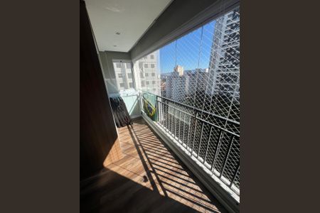 Apartamento à venda com 75m², 3 quartos e 1 vaga Apartamento à venda com 75m², 3 quartos e 1 vagaVaranda