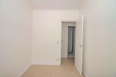 Quarto 1 de apartamento para alugar com 3 quartos, 65m² em Vila Ipiranga, Porto Alegre