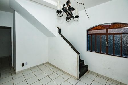 Casa para alugar com 4 quartos, 200m² em Etelvina Carneiro, Belo Horizonte