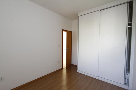 Quarto 1 de apartamento para alugar com 3 quartos, 93m² em Estoril, Belo Horizonte