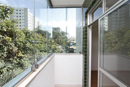 Varanda de apartamento para alugar com 3 quartos, 93m² em Estoril, Belo Horizonte