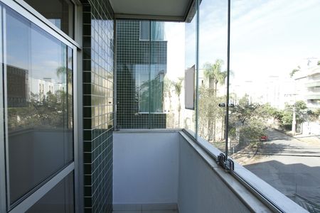 Apartamento para alugar com 93m², 3 quartos e 2 vagasVaranda