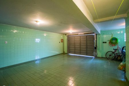 Garagem de casa à venda com 3 quartos, 200m² em Campestre, Santo André