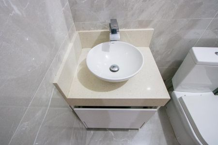 Banheiro do quarto 1 de casa à venda com 3 quartos, 200m² em Campestre, Santo André