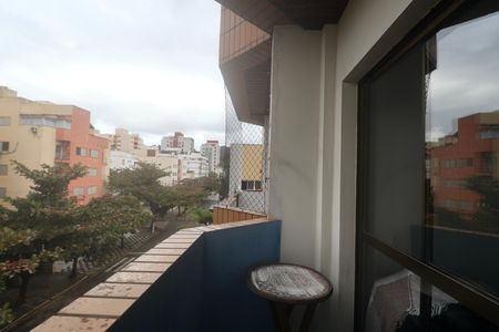 Apartamento para alugar com 80m², 2 quartos e 1 vaga Apartamento para alugar com 80m², 2 quartos e 1 vagaVaranda