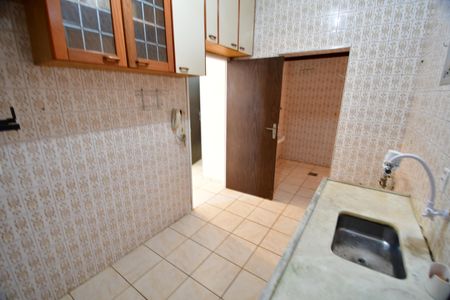 Cozinha de apartamento à venda com 2 quartos, 70m² em Vila Angelino Rossi, Campinas