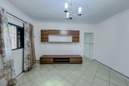 Casa para alugar com 308m², 3 quartos e 3 vagasSala