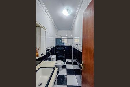 Casa para alugar com 308m², 3 quartos e 3 vagasBanheiro da Suíte 1