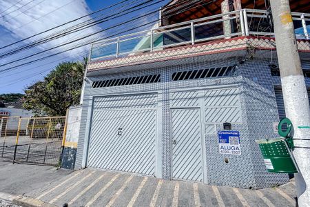 Fachada com Plaquinha de casa para alugar com 3 quartos, 308m² em Vila Sao Geraldo, São Paulo