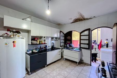 Apartamento à venda com 350m², 19 quartos e sem vagaCozinha