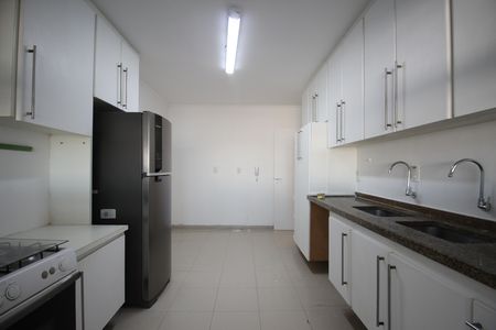 Cozinha de apartamento à venda com 4 quartos, 210m² em Real Parque, São Paulo