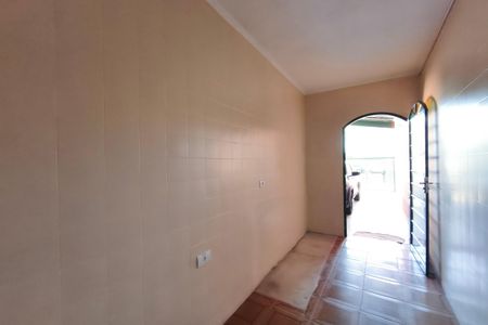 Corredor  de casa para alugar com 3 quartos, 120m² em Jardim do Lago, Campinas