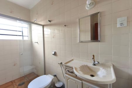 Casa para alugar com 120m², 3 quartos e 3 vagasBanheiro