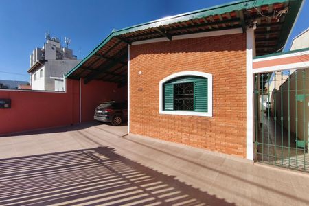 Quintal - Garagem de casa para alugar com 3 quartos, 120m² em Jardim do Lago, Campinas