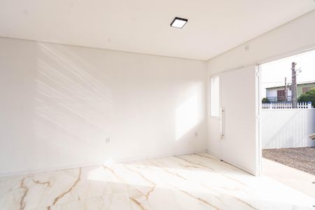 Casa à venda com 2 quartos, 70m² em Estância Velha, Canoas