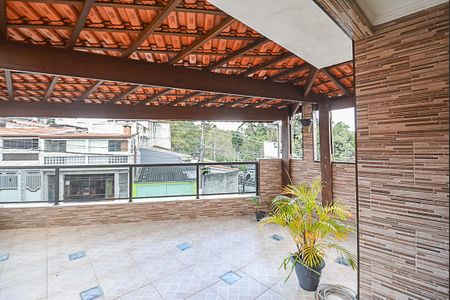 Casa à venda com 200m², 3 quartos e 2 vagas Casa à venda com 200m², 3 quartos e 2 vagasSacada do Quarto 3