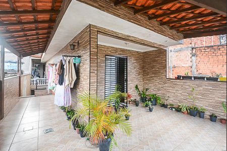 Casa à venda com 200m², 3 quartos e 2 vagas Casa à venda com 200m², 3 quartos e 2 vagasSacada do Quarto 3