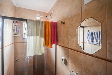 Casa à venda com 200m², 3 quartos e 2 vagas Casa à venda com 200m², 3 quartos e 2 vagasBanheiro 1