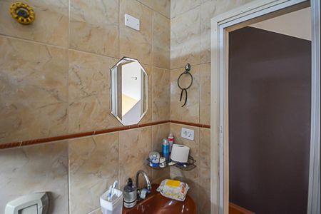 Casa à venda com 200m², 3 quartos e 2 vagas Casa à venda com 200m², 3 quartos e 2 vagasBanheiro 1