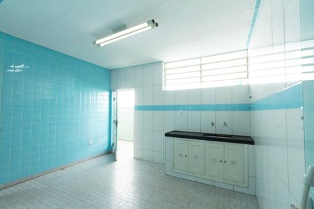 Casa para alugar com 245m², 5 quartos e 2 vagas