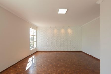 Casa para alugar com 5 quartos, 245m² em Jardim Santa Rosália, Sorocaba