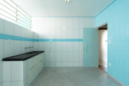 Casa para alugar com 245m², 5 quartos e 2 vagas