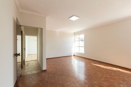 Casa para alugar com 5 quartos, 245m² em Jardim Santa Rosália, Sorocaba
