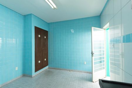 Casa para alugar com 245m², 5 quartos e 2 vagas