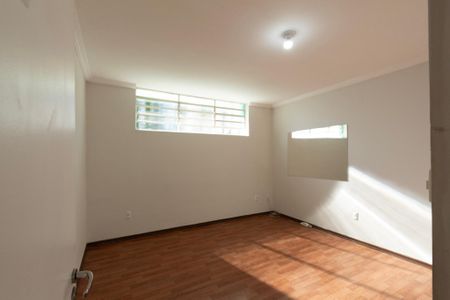 Casa para alugar com 245m², 5 quartos e 2 vagas