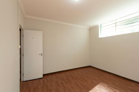 Casa para alugar com 245m², 5 quartos e 2 vagas