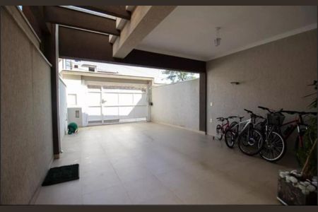 GARAGEM de casa à venda com 3 quartos, 140m² em Pestana, Osasco