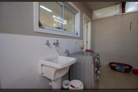 Casa à venda com 140m², 3 quartos e 4 vagasLAVANDERIA