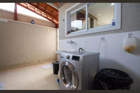 Casa à venda com 140m², 3 quartos e 4 vagasLAVANDERIA