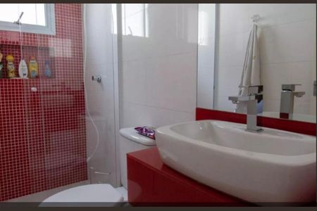 Casa à venda com 140m², 3 quartos e 4 vagasWC C/ BOX