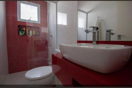 Casa à venda com 140m², 3 quartos e 4 vagasWC C/ BOX