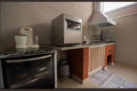 QUINTAL de casa à venda com 3 quartos, 140m² em Pestana, Osasco
