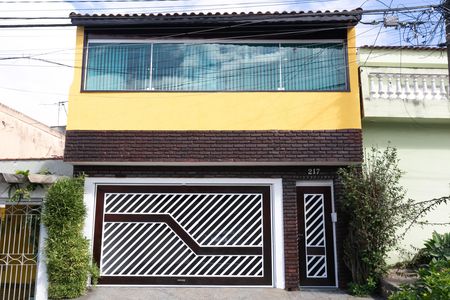 Fachada  de casa para alugar com 3 quartos, 190m² em Jardim Norma, São Paulo