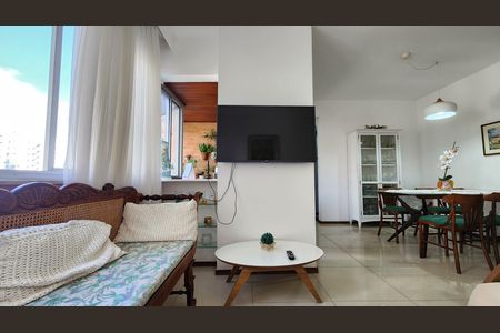 Sala  de apartamento para alugar com 2 quartos, 75m² em Pituba, Salvador