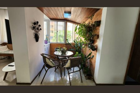 Apartamento para alugar com 75m², 2 quartos e 1 vaga Apartamento para alugar com 75m², 2 quartos e 1 vagaSala